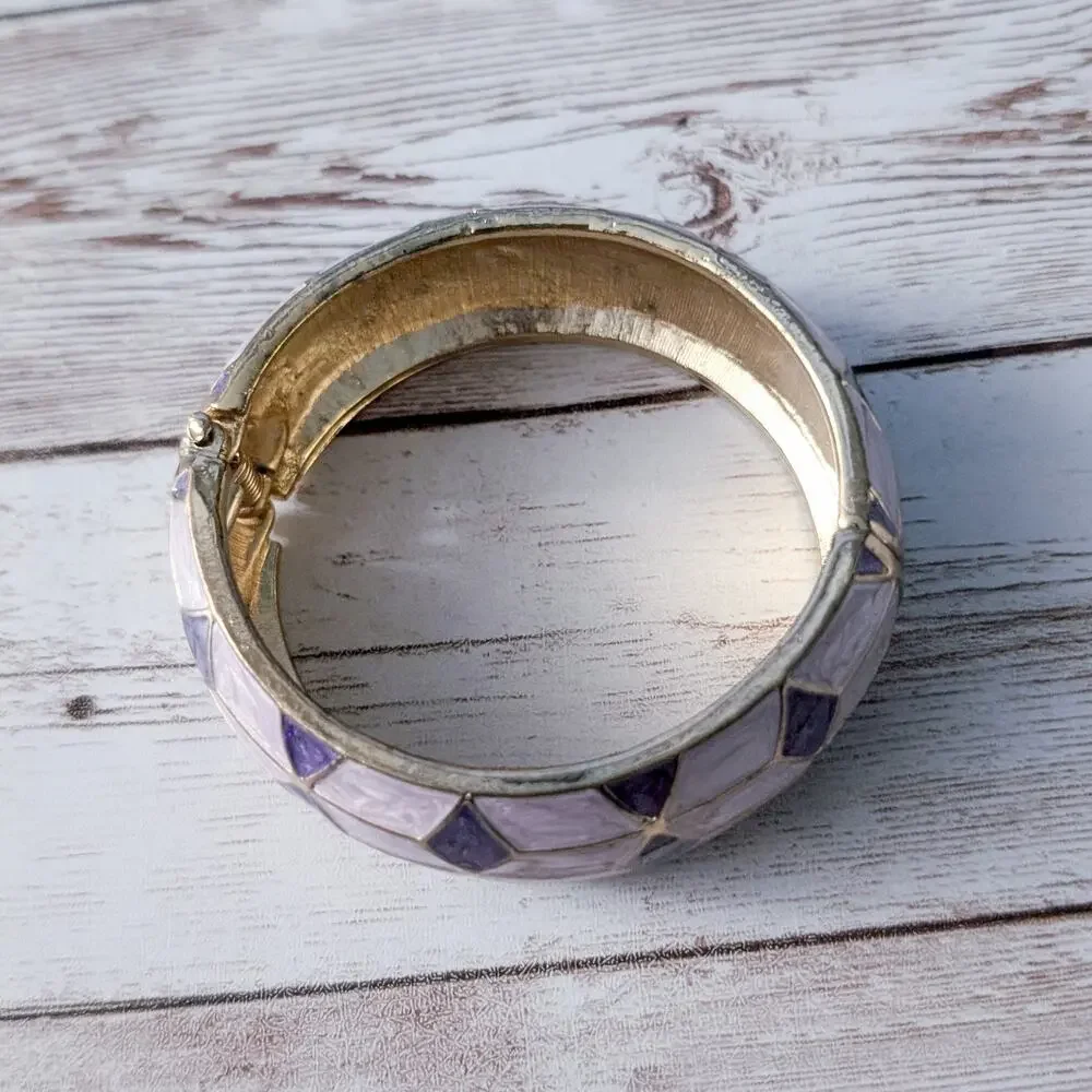 Vintage hinged bracelet